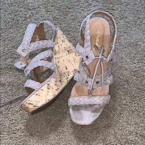 lace up wedges